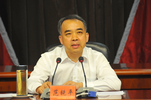 范锐平出席四川省优秀年轻干部人才递进培养第三期培训班开学典礼-蜀光网