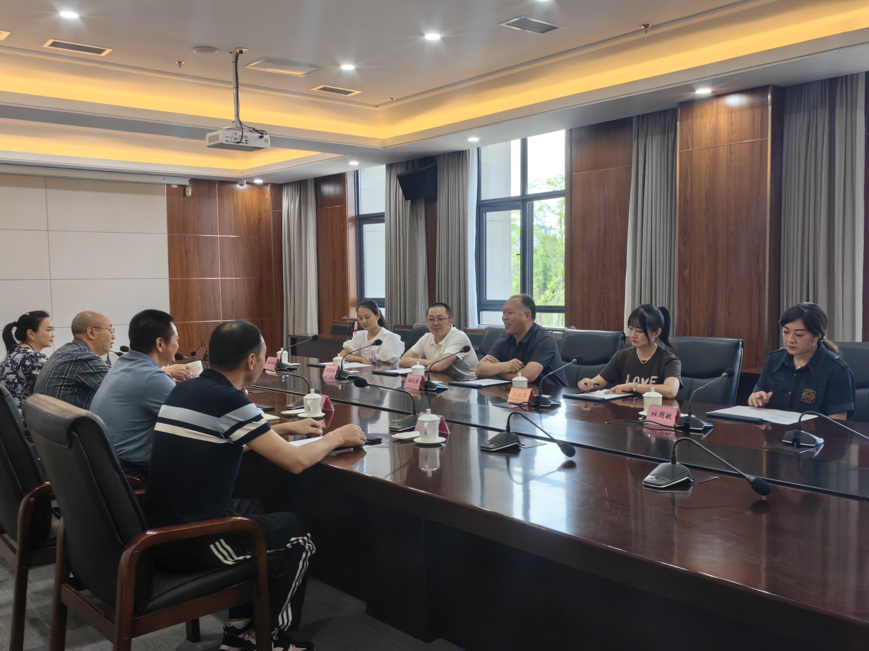 (6.17)重庆市委党校后勤管理处来校调研.jpg