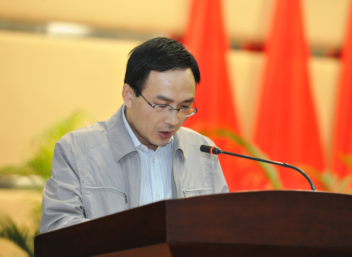 旺苍县委常委,组织部长,党校校长王尔敏在会上交流发言