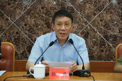 省委党校副校(院)长郭伟,教务处处长邓颖,工作处处长郑军,副处长董剑