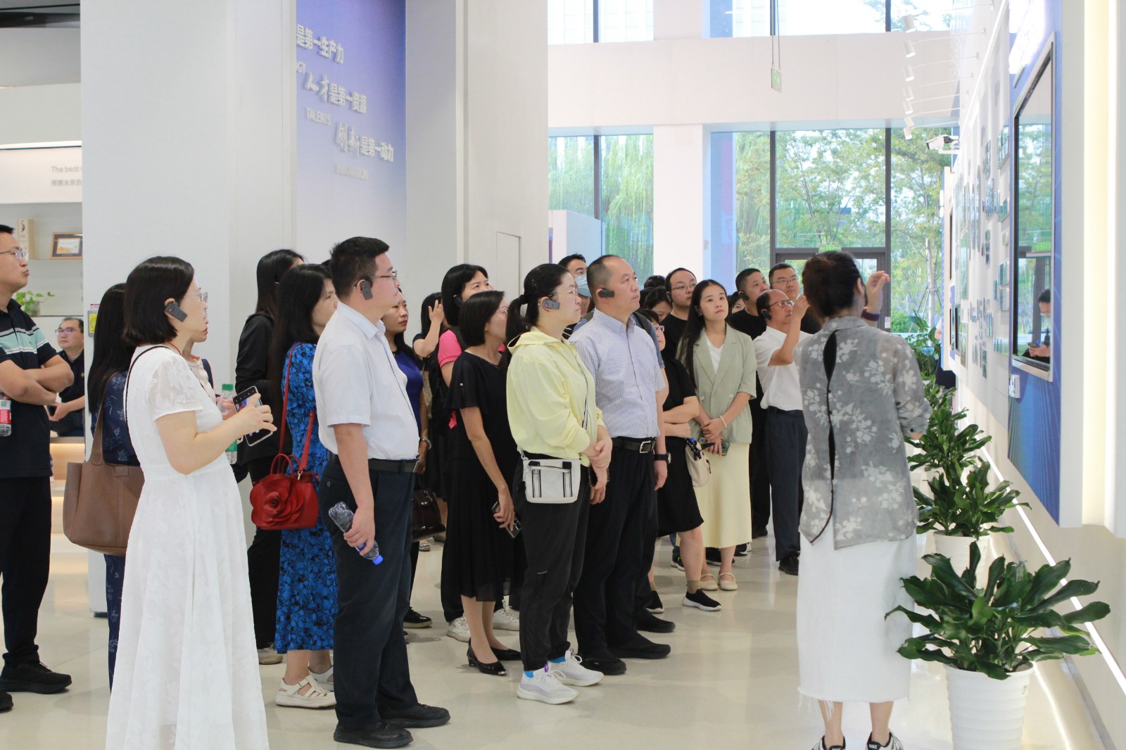 1761721858451.jpg 现场参观.jpg